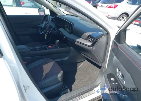 2025 Nissan Kicks Sr Intelligent Awd из США, поврежденный, VIN 3N8AP6DB6SL314471